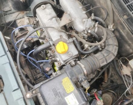 Зеленый ВАЗ 2110, объемом двигателя 1.6 л и пробегом 37 тыс. км за 2500 $, фото 3 на Automoto.ua