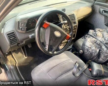 Зелений ВАЗ 2110, об'ємом двигуна 1.5 л та пробігом 274 тис. км за 1300 $, фото 2 на Automoto.ua