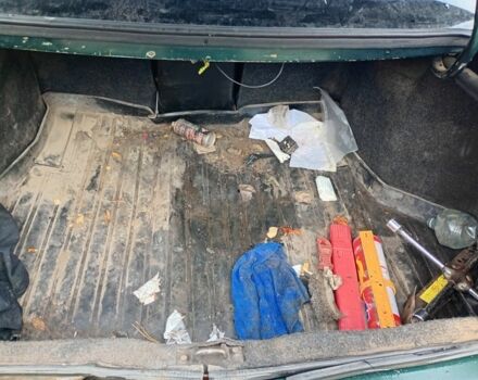 Зеленый ВАЗ 2110, объемом двигателя 1.5 л и пробегом 434 тыс. км за 520 $, фото 4 на Automoto.ua