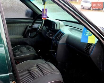 Зеленый ВАЗ 2110, объемом двигателя 1.5 л и пробегом 190 тыс. км за 1250 $, фото 3 на Automoto.ua