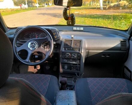 Зеленый ВАЗ 2110, объемом двигателя 1.5 л и пробегом 195 тыс. км за 2000 $, фото 2 на Automoto.ua