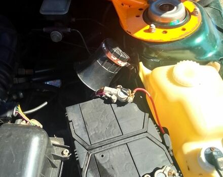 Зеленый ВАЗ 2110, объемом двигателя 1.5 л и пробегом 250 тыс. км за 2200 $, фото 2 на Automoto.ua