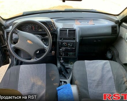 Зелений ВАЗ 2110, об'ємом двигуна 16 л та пробігом 179 тис. км за 2350 $, фото 2 на Automoto.ua