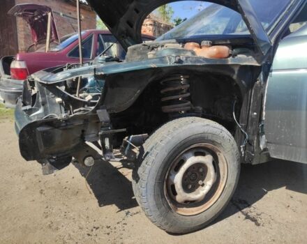 Зеленый ВАЗ 2110, объемом двигателя 1.6 л и пробегом 300 тыс. км за 638 $, фото 6 на Automoto.ua