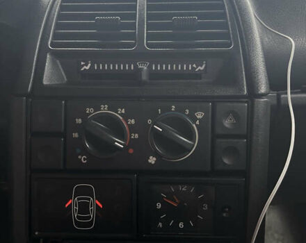 Зелений ВАЗ 2110, об'ємом двигуна 1.6 л та пробігом 121 тис. км за 2199 $, фото 9 на Automoto.ua