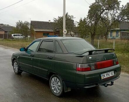 Зеленый ВАЗ 2110, объемом двигателя 1.6 л и пробегом 180 тыс. км за 1300 $, фото 2 на Automoto.ua