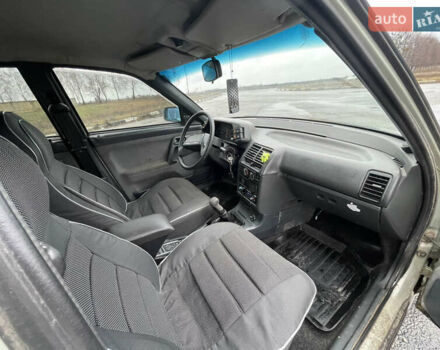 Зелений ВАЗ 2110, об'ємом двигуна 1.6 л та пробігом 164 тис. км за 2200 $, фото 7 на Automoto.ua