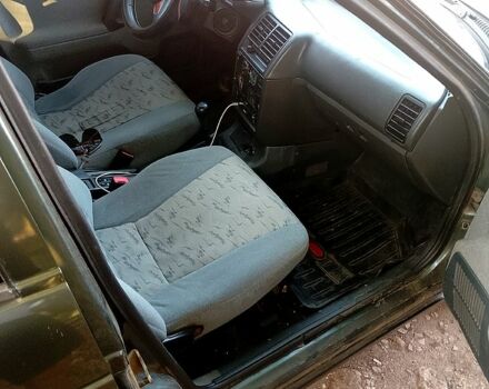 Зеленый ВАЗ 2110, объемом двигателя 1.6 л и пробегом 225 тыс. км за 1700 $, фото 2 на Automoto.ua