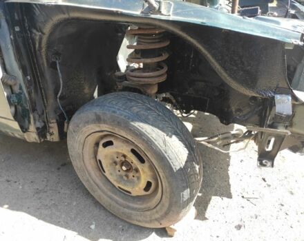 Зеленый ВАЗ 2110, объемом двигателя 1.6 л и пробегом 300 тыс. км за 638 $, фото 5 на Automoto.ua