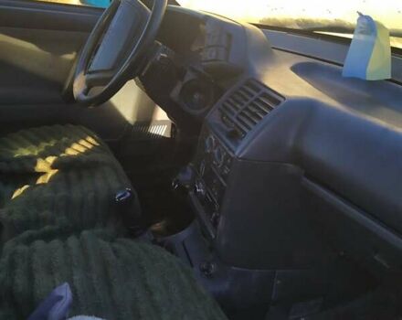 Зелений ВАЗ 2110, об'ємом двигуна 1.6 л та пробігом 138 тис. км за 2000 $, фото 4 на Automoto.ua