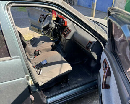 Зеленый ВАЗ 2110, объемом двигателя 1.6 л и пробегом 125 тыс. км за 2000 $, фото 4 на Automoto.ua