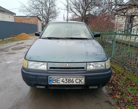 Зеленый ВАЗ 2110, объемом двигателя 1.6 л и пробегом 300 тыс. км за 1350 $, фото 1 на Automoto.ua