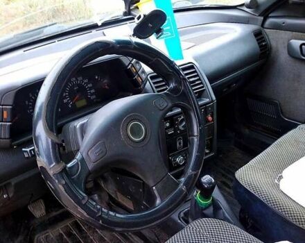 Зелений ВАЗ 2110, об'ємом двигуна 1.6 л та пробігом 280 тис. км за 2900 $, фото 4 на Automoto.ua