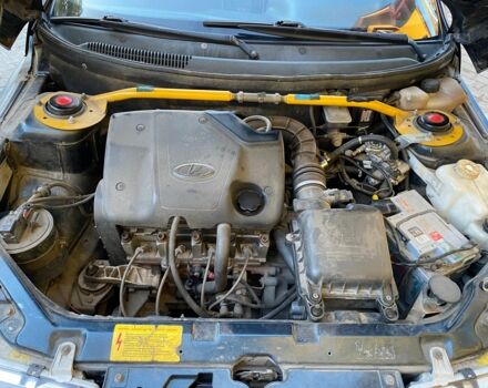 Зеленый ВАЗ 2110, объемом двигателя 1.6 л и пробегом 196 тыс. км за 2000 $, фото 8 на Automoto.ua