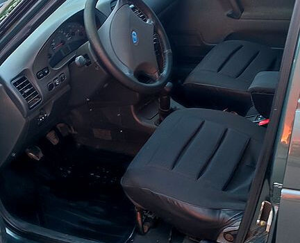 Зеленый ВАЗ 2110, объемом двигателя 1.6 л и пробегом 267 тыс. км за 2400 $, фото 6 на Automoto.ua