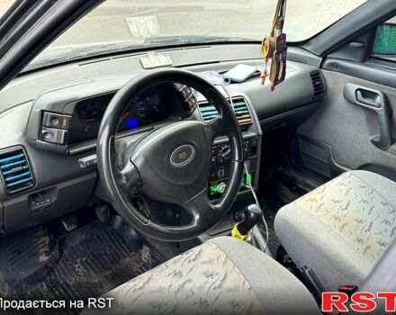 Зеленый ВАЗ 2110, объемом двигателя 1.6 л и пробегом 170 тыс. км за 1750 $, фото 12 на Automoto.ua