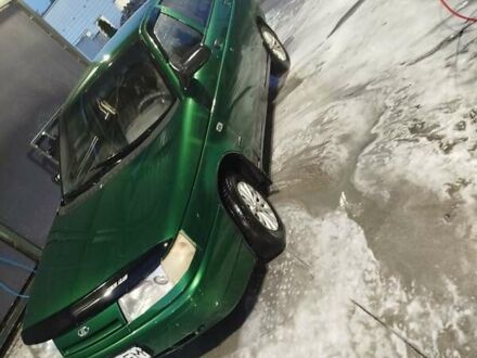 Зеленый ВАЗ 2110, объемом двигателя 1.5 л и пробегом 230 тыс. км за 1000 $, фото 1 на Automoto.ua