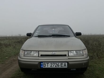 Зеленый ВАЗ 2110, объемом двигателя 1.5 л и пробегом 300 тыс. км за 1350 $, фото 1 на Automoto.ua