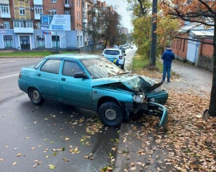 Зеленый ВАЗ 2110, объемом двигателя 1.5 л и пробегом 315 тыс. км за 600 $, фото 1 на Automoto.ua