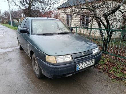 Зеленый ВАЗ 2110, объемом двигателя 1.6 л и пробегом 300 тыс. км за 1350 $, фото 1 на Automoto.ua