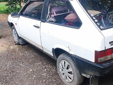 ВАЗ 21108 1993 в Хмельницком на Automoto.ua Белый ВАЗ 21108, объемом двигателя 0 л и пробегом 40 тыс. км за 726 $, фото 1 на Automoto.ua