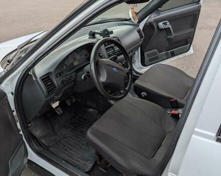 Білий ВАЗ 2111, об'ємом двигуна 1.6 л та пробігом 208 тис. км за 1950 $, фото 4 на Automoto.ua