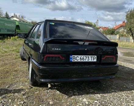 Черный ВАЗ 2111, объемом двигателя 1.5 л и пробегом 300 тыс. км за 1800 $, фото 2 на Automoto.ua