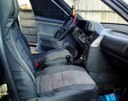 Черный ВАЗ 2111, объемом двигателя 1.6 л и пробегом 212 тыс. км за 2550 $, фото 7 на Automoto.ua