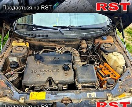 Черный ВАЗ 2111, объемом двигателя 1.6 л и пробегом 230 тыс. км за 1200 $, фото 2 на Automoto.ua