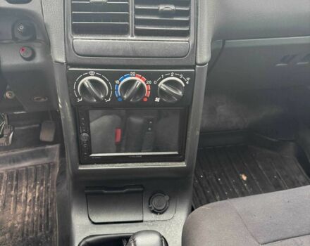 Черный ВАЗ 2111, объемом двигателя 1.5 л и пробегом 251 тыс. км за 850 $, фото 6 на Automoto.ua