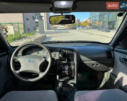 Черный ВАЗ 2111, объемом двигателя 1.6 л и пробегом 203 тыс. км за 2000 $, фото 3 на Automoto.ua