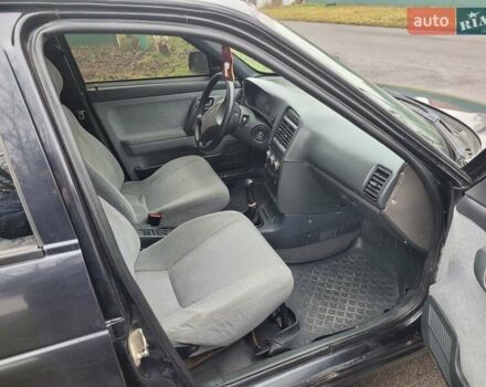 Черный ВАЗ 2111, объемом двигателя 1.6 л и пробегом 190 тыс. км за 1650 $, фото 9 на Automoto.ua