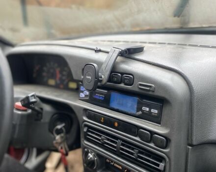 Красный ВАЗ 2111, объемом двигателя 1.5 л и пробегом 186 тыс. км за 600 $, фото 5 на Automoto.ua