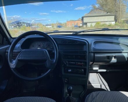 Красный ВАЗ 2111, объемом двигателя 1.6 л и пробегом 256 тыс. км за 1850 $, фото 13 на Automoto.ua