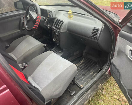 Красный ВАЗ 2111, объемом двигателя 1.5 л и пробегом 240 тыс. км за 1300 $, фото 7 на Automoto.ua