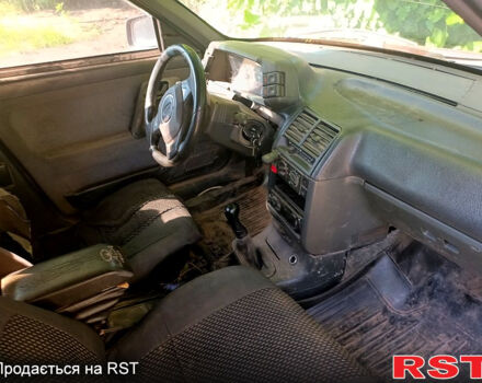 Красный ВАЗ 2111, объемом двигателя 1.6 л и пробегом 223 тыс. км за 750 $, фото 2 на Automoto.ua