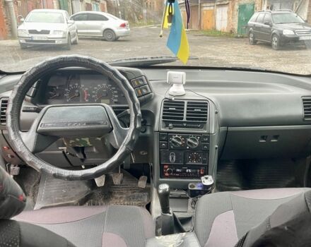 Красный ВАЗ 2111, объемом двигателя 1.6 л и пробегом 253 тыс. км за 2700 $, фото 5 на Automoto.ua