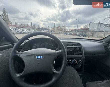 Красный ВАЗ 2111, объемом двигателя 1.6 л и пробегом 98 тыс. км за 2550 $, фото 15 на Automoto.ua