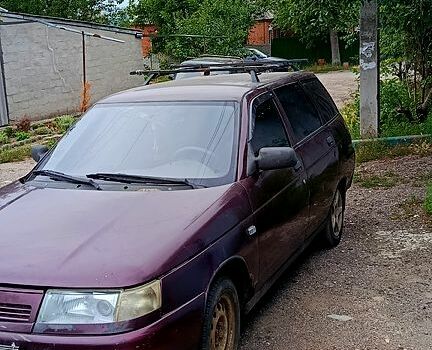 Красный ВАЗ 2111, объемом двигателя 1.6 л и пробегом 200 тыс. км за 1100 $, фото 1 на Automoto.ua