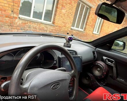 Красный ВАЗ 2111, объемом двигателя 1.6 л и пробегом 265 тыс. км за 4500 $, фото 7 на Automoto.ua