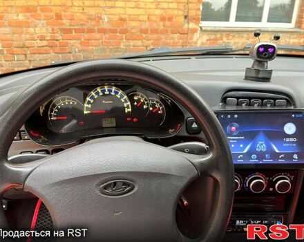 Красный ВАЗ 2111, объемом двигателя 1.6 л и пробегом 265 тыс. км за 4500 $, фото 8 на Automoto.ua
