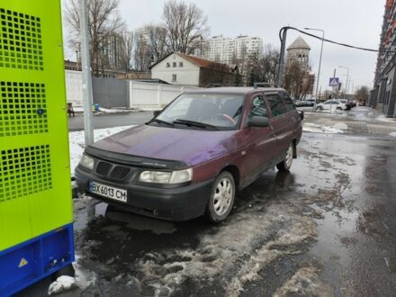 Красный ВАЗ 2111, объемом двигателя 1.5 л и пробегом 340 тыс. км за 1000 $, фото 1 на Automoto.ua