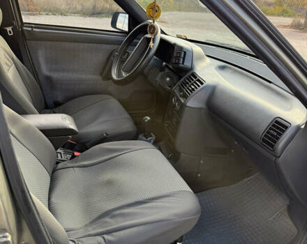 Серый ВАЗ 2111, объемом двигателя 1.5 л и пробегом 355 тыс. км за 1750 $, фото 6 на Automoto.ua