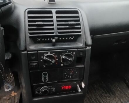 Серый ВАЗ 2111, объемом двигателя 1.5 л и пробегом 161 тыс. км за 1900 $, фото 6 на Automoto.ua