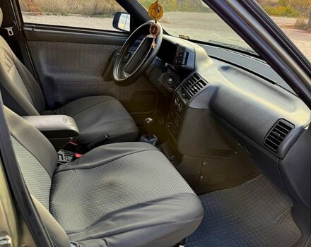 Серый ВАЗ 2111, объемом двигателя 1.5 л и пробегом 325 тыс. км за 1750 $, фото 5 на Automoto.ua