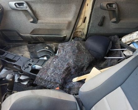 Серый ВАЗ 2111, объемом двигателя 0 л и пробегом 300 тыс. км за 719 $, фото 6 на Automoto.ua