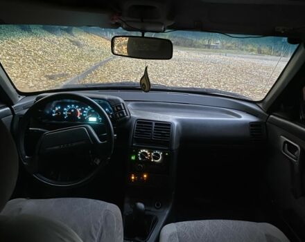 Серый ВАЗ 2111, объемом двигателя 1.5 л и пробегом 210 тыс. км за 1228 $, фото 9 на Automoto.ua