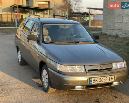 Серый ВАЗ 2111, объемом двигателя 1.6 л и пробегом 180 тыс. км за 1575 $, фото 3 на Automoto.ua