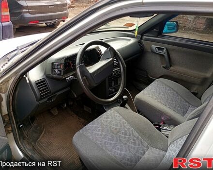 Серый ВАЗ 2111, объемом двигателя 1.6 л и пробегом 380 тыс. км за 2450 $, фото 3 на Automoto.ua