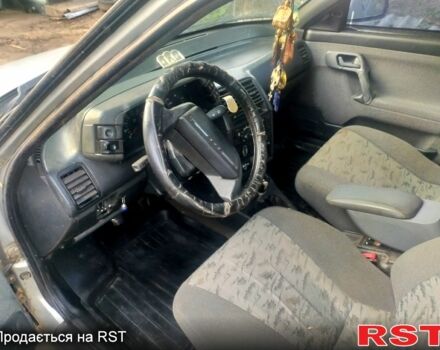 Серый ВАЗ 2111, объемом двигателя 1.6 л и пробегом 231 тыс. км за 1222 $, фото 4 на Automoto.ua